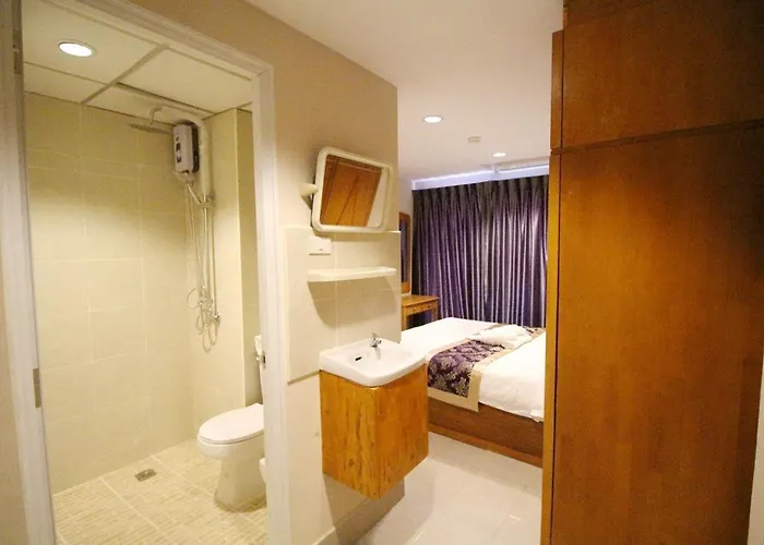 Lee Place Phatthanakan 2*