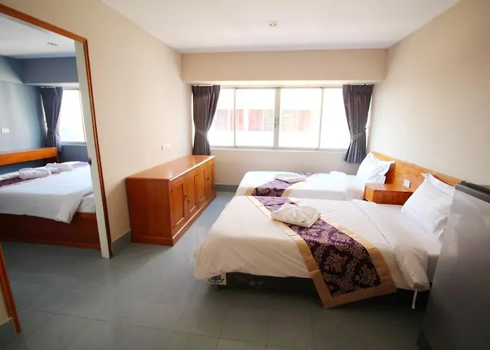 Lee Place Phatthanakan Aparthotel