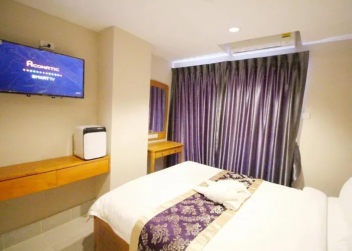 Lee Place Phatthanakan 2*