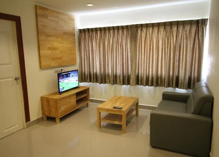 Lee Place Phatthanakan