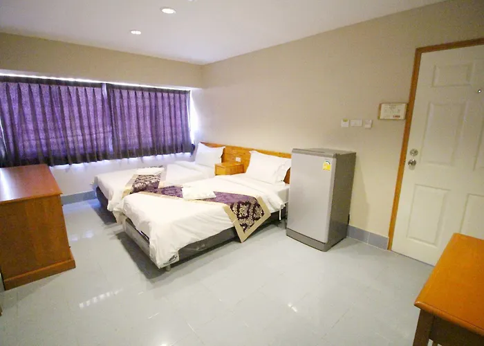 Lee Place Phatthanakan Aparthotel