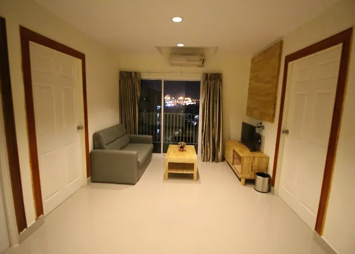 Lee Place Phatthanakan 2*
