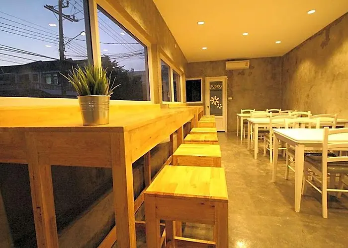 Lee Place Phatthanakan Aparthotel Bangkok