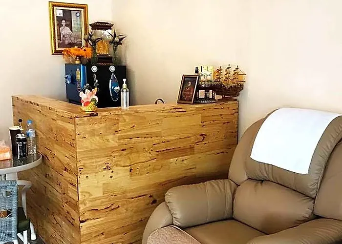 Lee Place Phatthanakan Aparthotel
