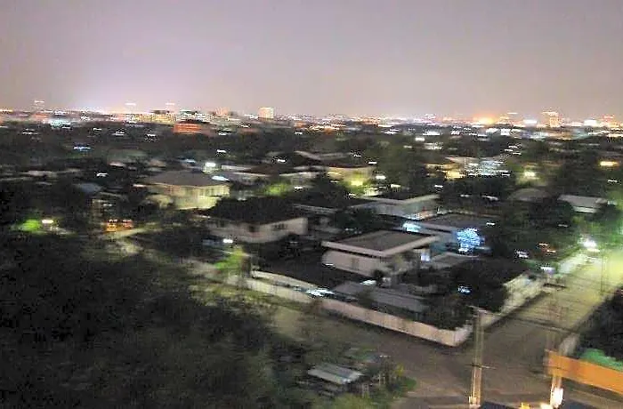 Lee Place Phatthanakan Aparthotel
